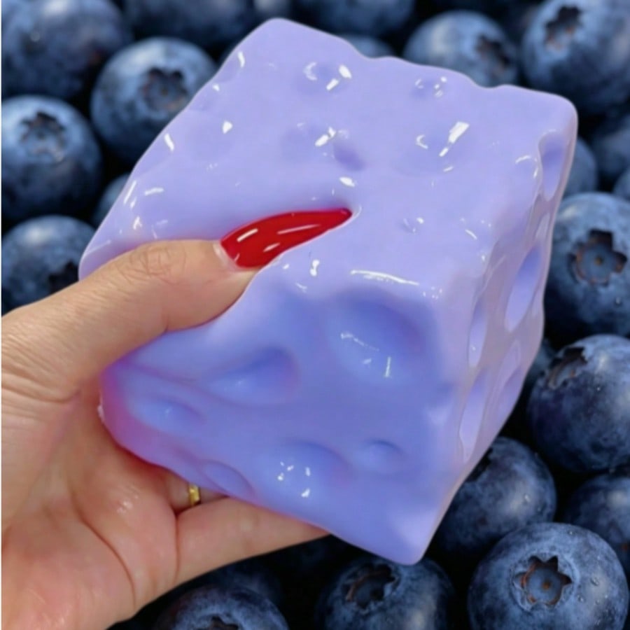 Party Games Crazy - Neues Blaubeer-Käsekuchen-Squishy-Spielzeug, weich, langsam rückfedernd, Textur-Stressabbau-Ball,